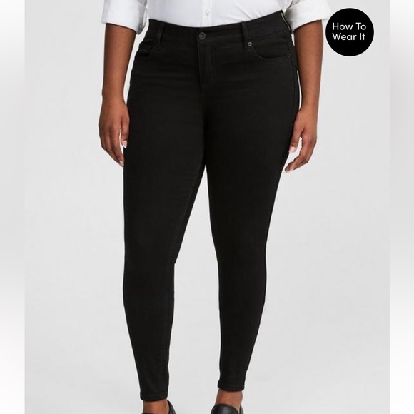 Torrid Bombshell Skinny Jeans - Picture 5 of 6